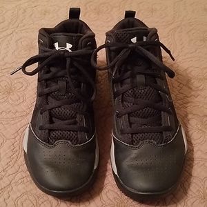 Boy's Under Armour basketball shoes